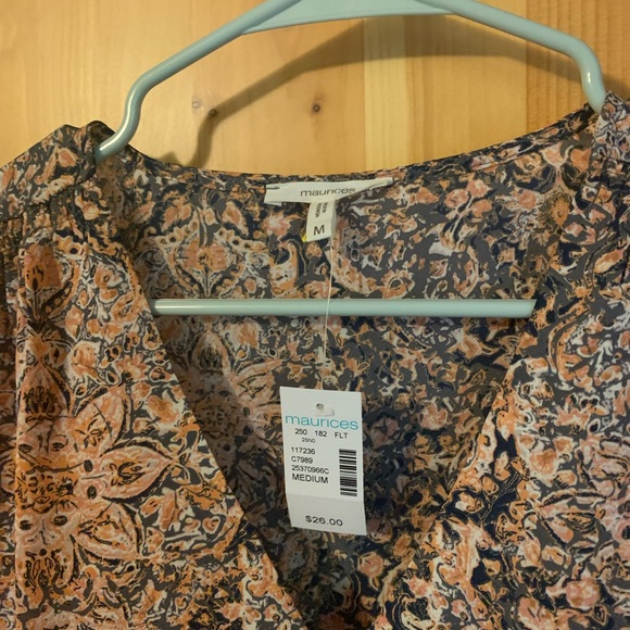 NEW! Maurices Top - Picture 4 of 12